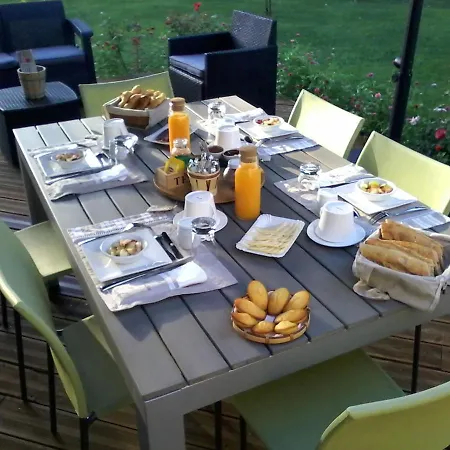 Le Pavillon Sandrey 住宿加早餐酒店 Moulis-en-Médoc